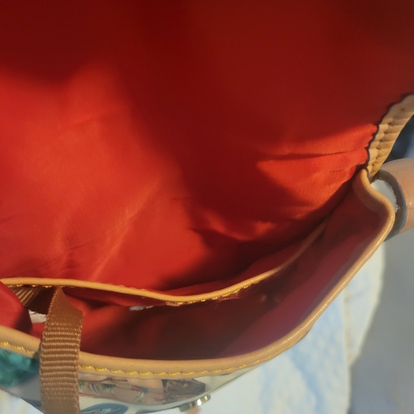 Disney Dooney & Bourke Button Crossbody Disney Parks Exclusive - Picture 9 of 12